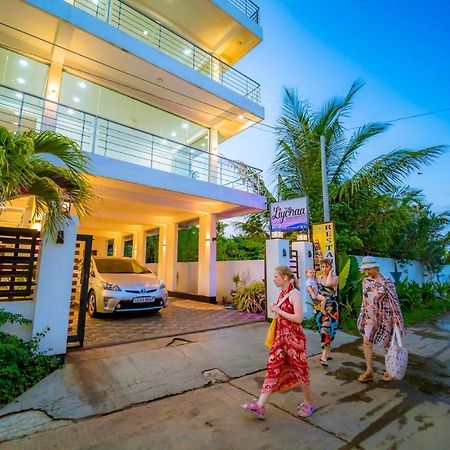 Liyonaa Beach Hotel 트링코말리 외부 사진