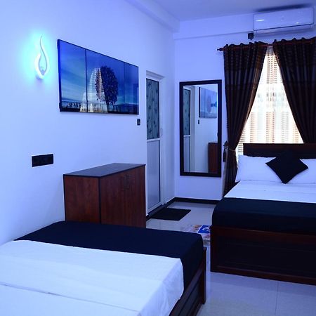 Liyonaa Beach Hotel 트링코말리 외부 사진