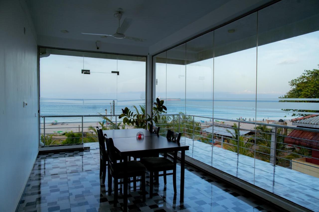 Liyonaa Beach Hotel 트링코말리 외부 사진