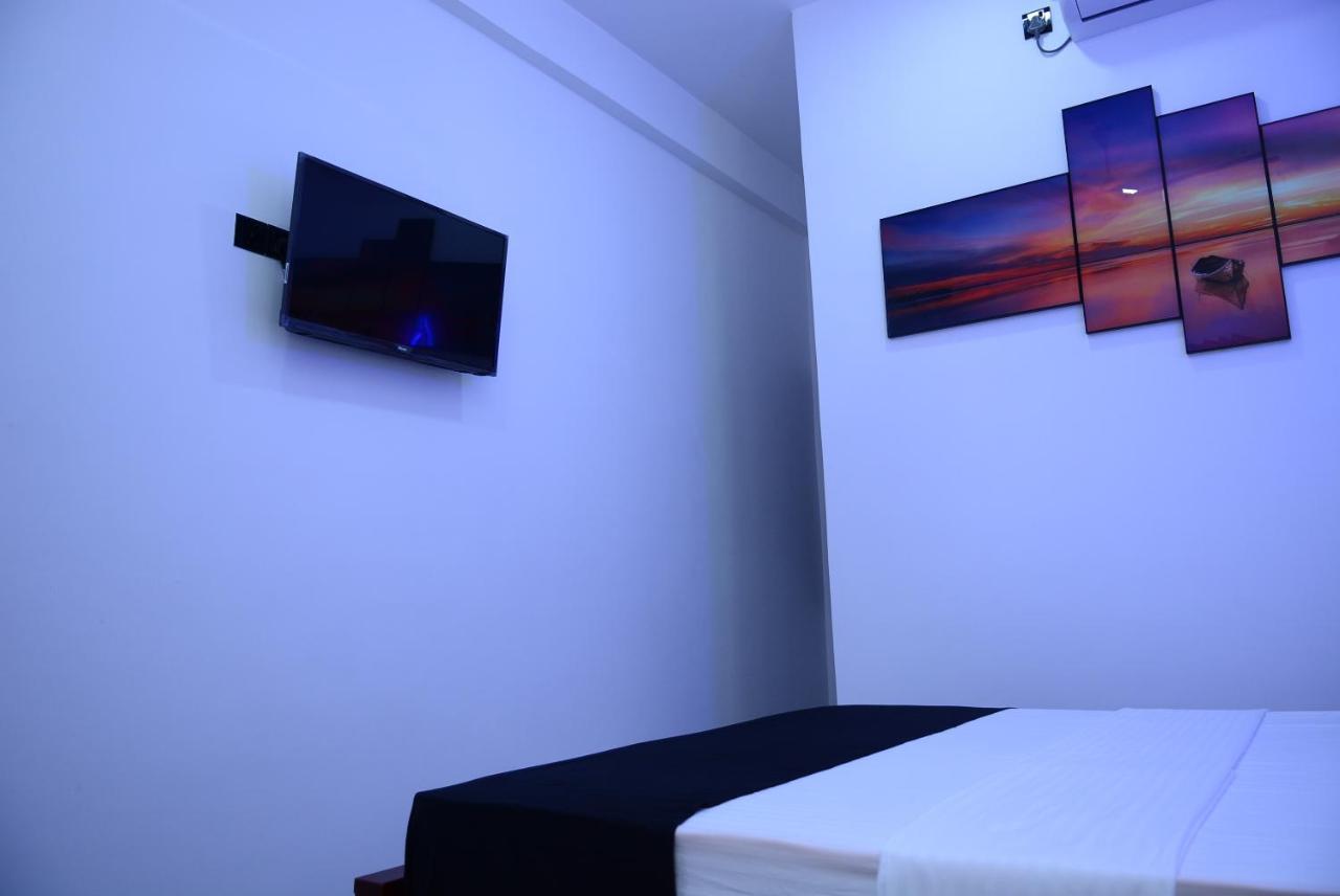 Liyonaa Beach Hotel 트링코말리 외부 사진