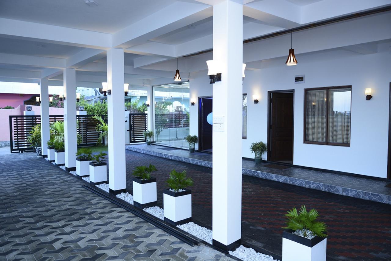 Liyonaa Beach Hotel 트링코말리 외부 사진