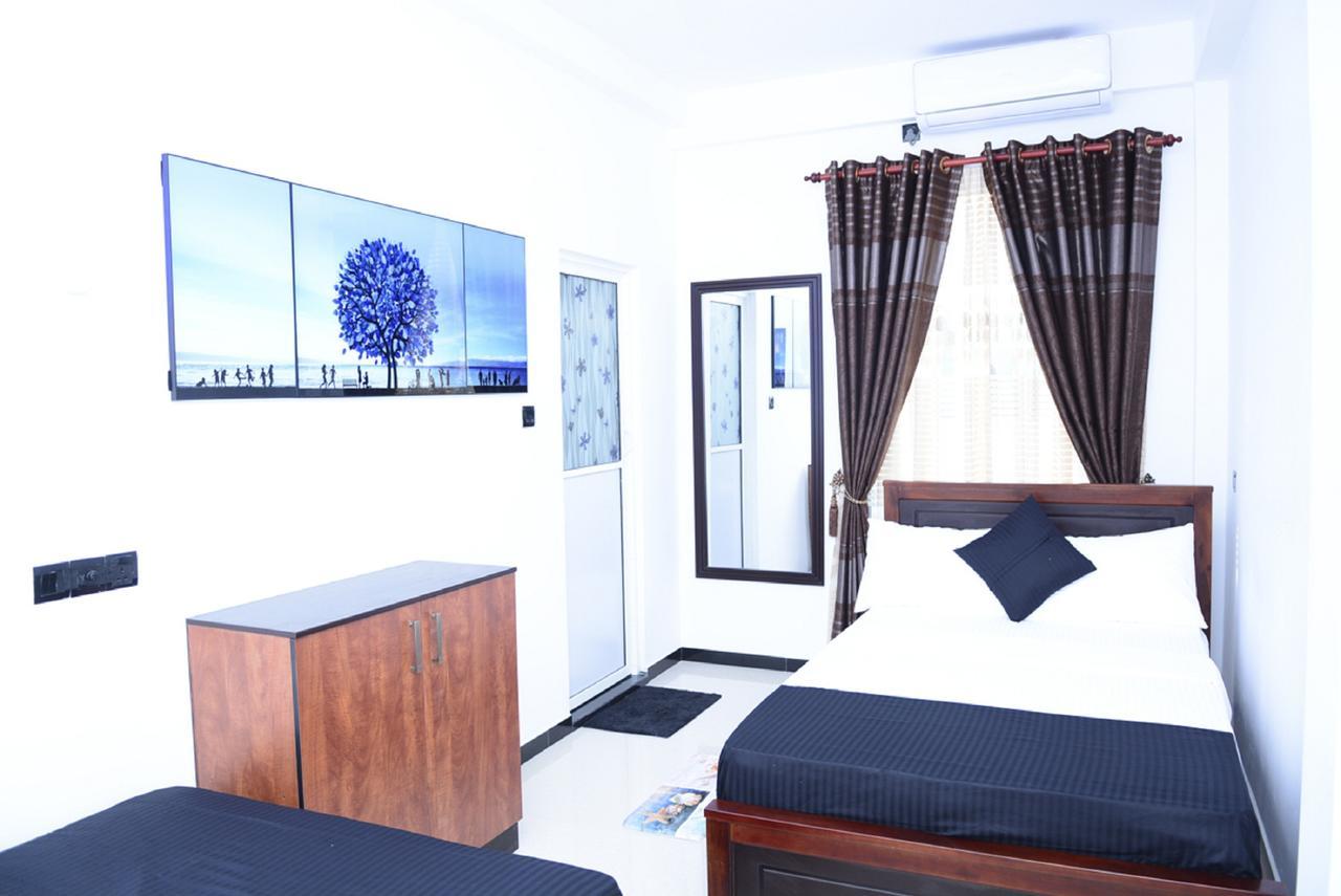 Liyonaa Beach Hotel 트링코말리 외부 사진