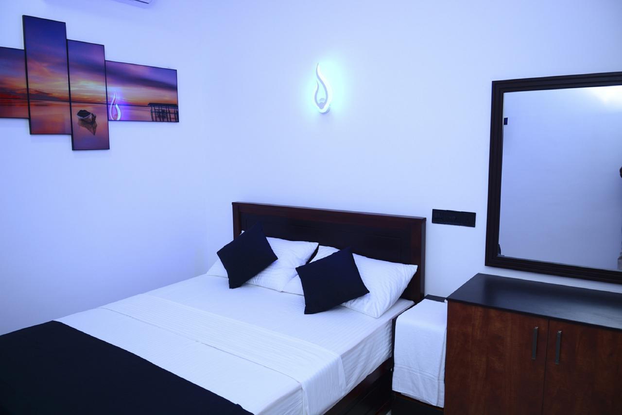 Liyonaa Beach Hotel 트링코말리 외부 사진