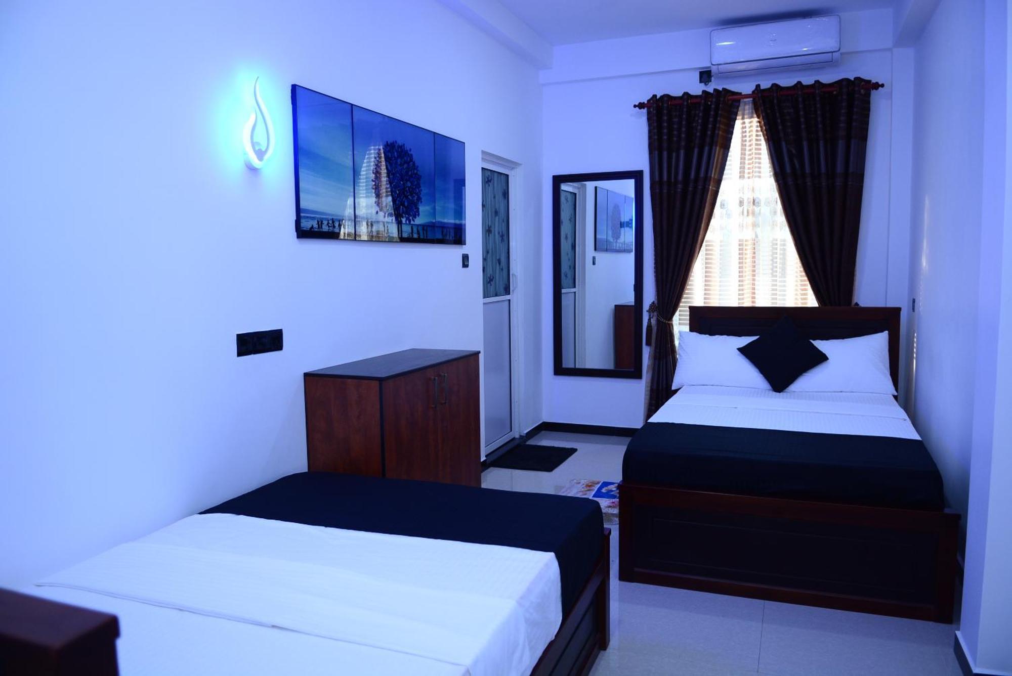 Liyonaa Beach Hotel 트링코말리 외부 사진